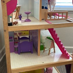 Doll House 