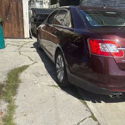 2010 Ford Taurus
