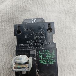 20 Amp 1 Pole Pushmatic Breaker