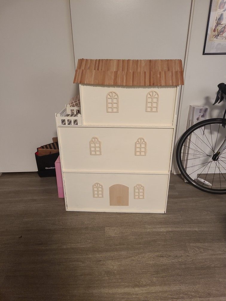 Wood Doll House 