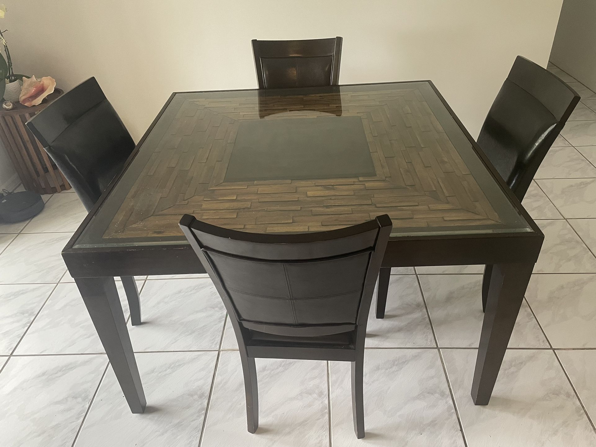 DINING ROOM TABLE & 4 CHAIRS- BROWN W/GLASS TOP