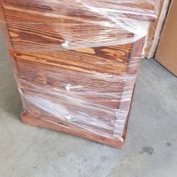 Night Stand With 3 Drawers 