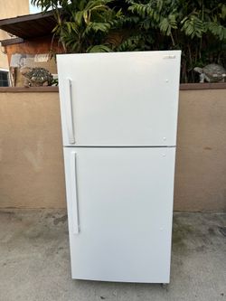Insignia Fridge White 18cu Ft 30x30x66🛑👍3 MONTHS WARRANTY
