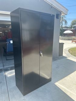 Uline Metal Storage Cabinet