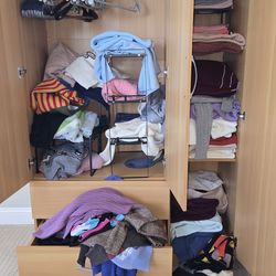 100 Sweaters, sz Adult Small, CLEAN! $6 EACH -