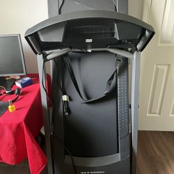 Weslo  Cadence Folding Tread Mill - Rarely Used