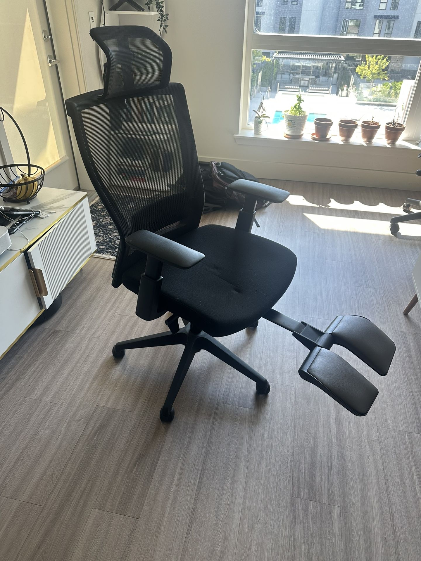 Autonomous AI Office Chair
