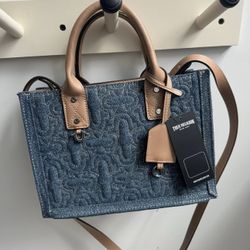 True Religion Dk Blue Denim NWT Crossbody/Tote Quilted Horseshoe  Magnetic Snap