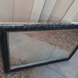 Large Framed Mirror *Apprx 2.5×4 Ft