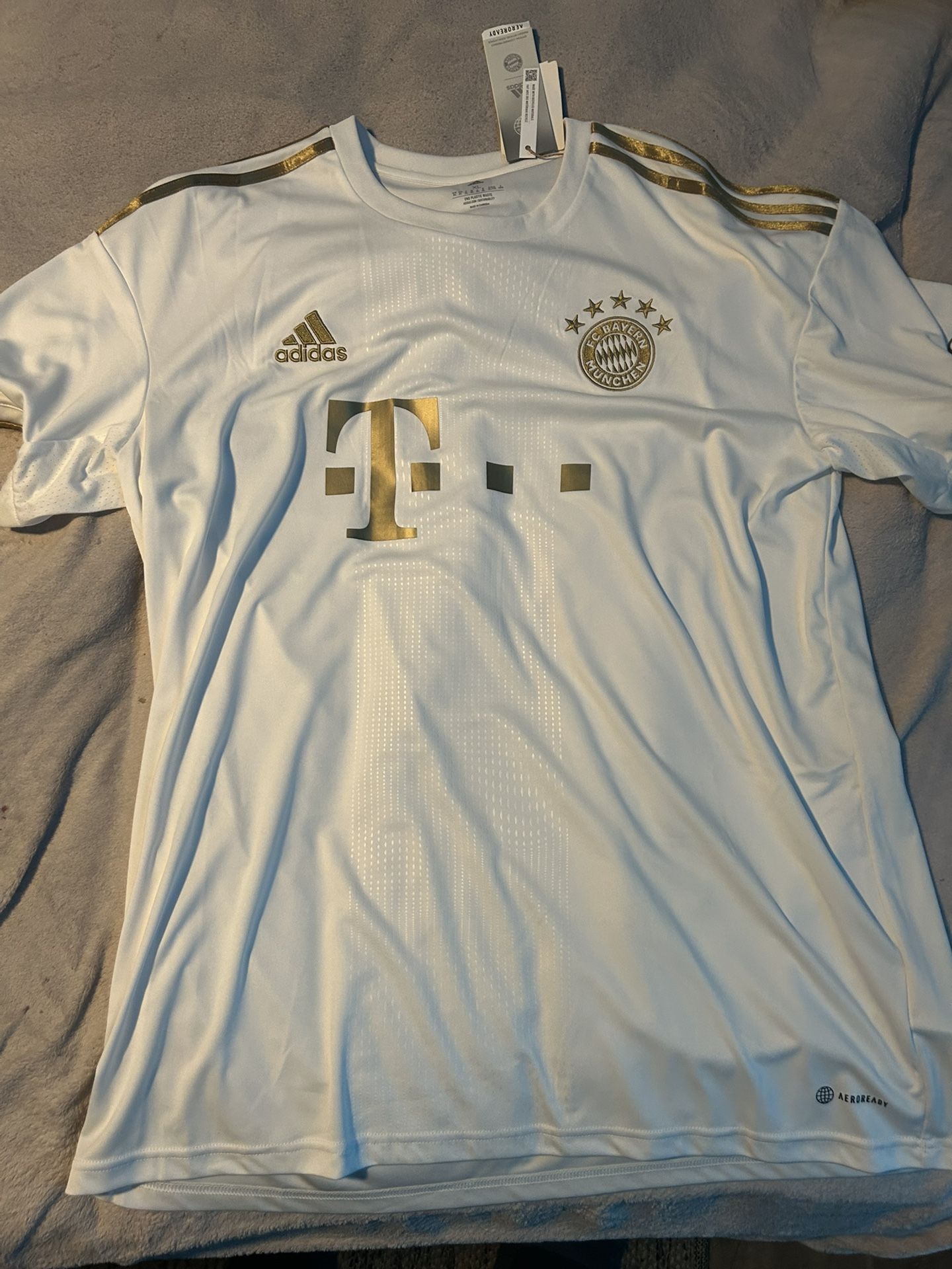white and gold bayern munich jersey
