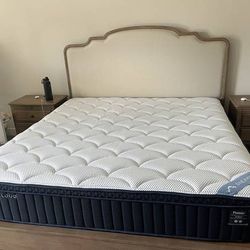 Dreamcloud Premier Hybrid mattress - King