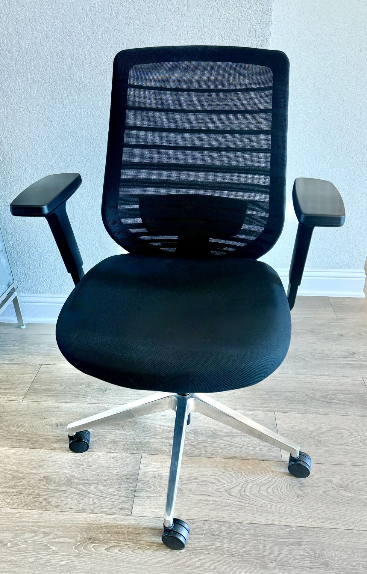 BRANCH Ergonomic Chair