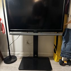 Sony Bravia LCD 40 inches with stand