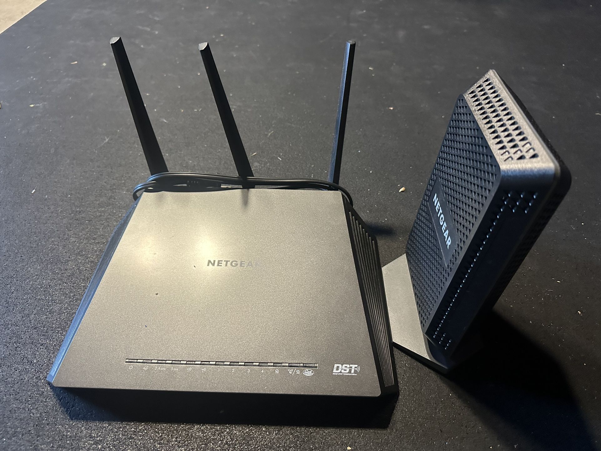 Netgear Nighthawk Modem and WiFi router