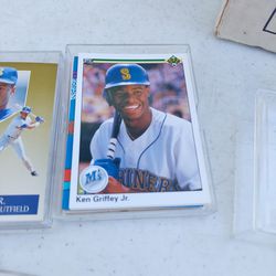 50 KEN GRIFFEY JR BASEBALL CARDS IN PERFECT CONDITION 