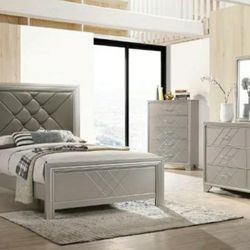 Phoebe Silver Panel Bedroom Set


