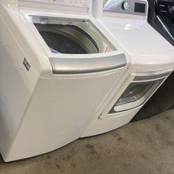 LG washer And Dryer Set 