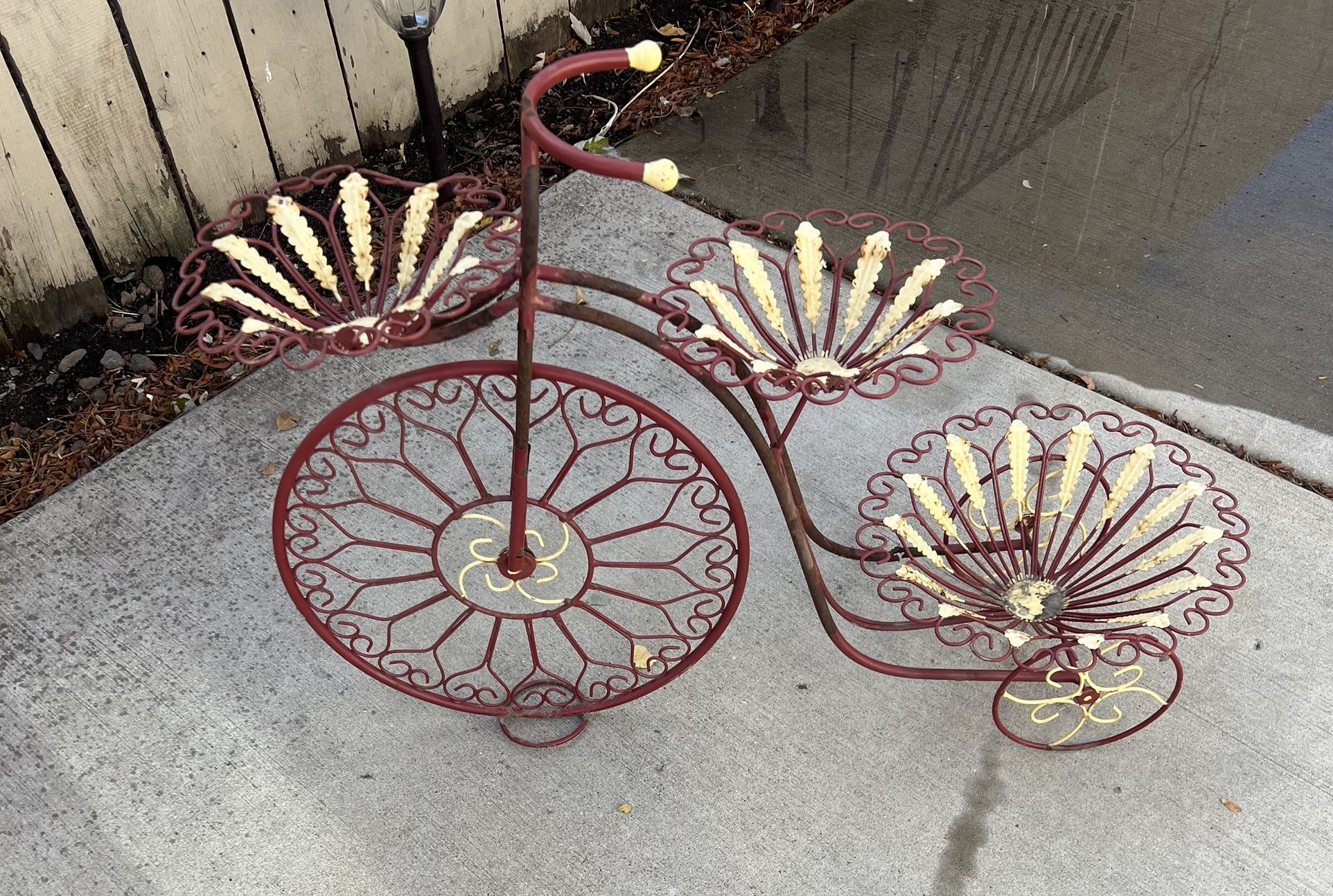 Flower pot holder outdoor decor