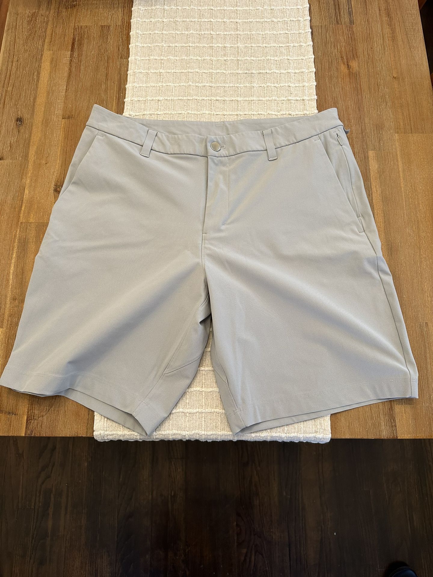 Size 34 - Lululemon ABC Classic-Fit Short 9" Warpstreme - Seal Grey
