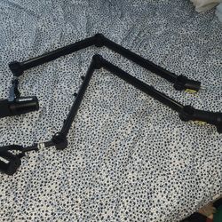 2 Shure MV7x & 2 Podcast Arms