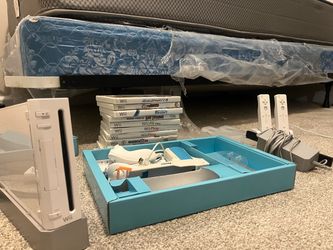 Nintendo Wii Console Bundle with Games and Accessories