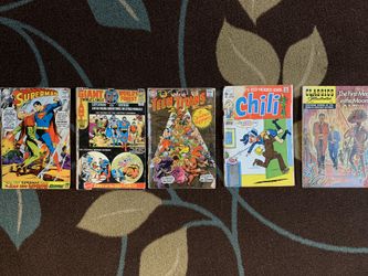 Comic Books. Great Condition. 1958-1970. Superman, Teen Titans, Giant Worlds Finest, Chili.
