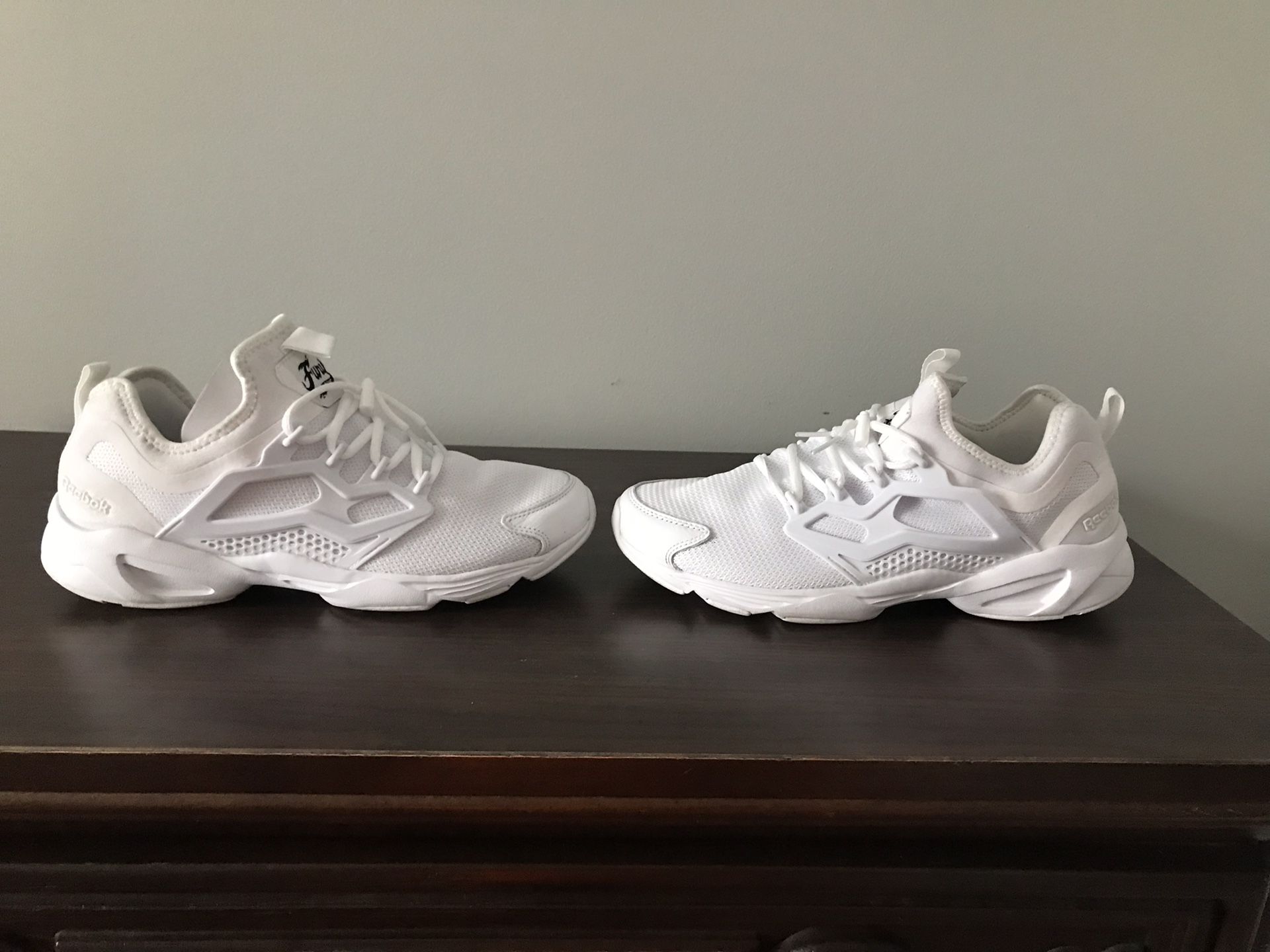 All white Reebok’s like new worn once