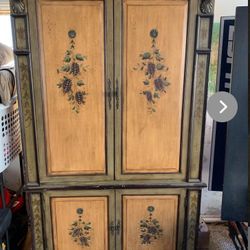 Vintage Wooden Cabinet