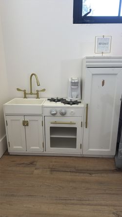 Pottery barn kitchen