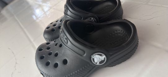 Infant Crocs (Size 4c)