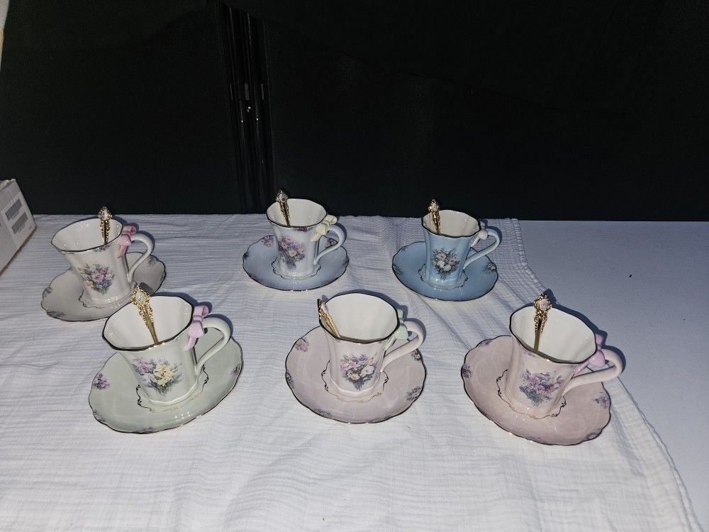 Bradford Edition Floral Tea Cup and Saucer