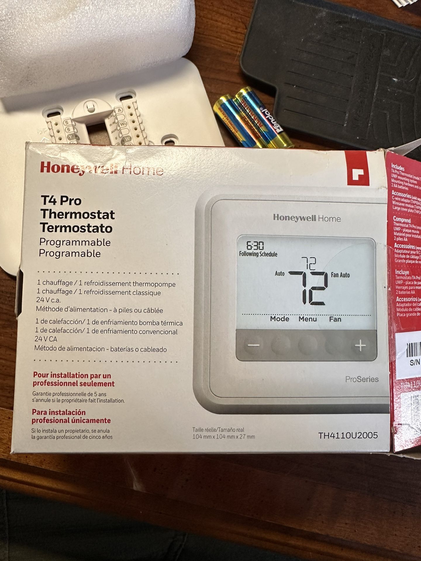 Honeywell Home T4 Pro Programmable Thermostate, New out of box!