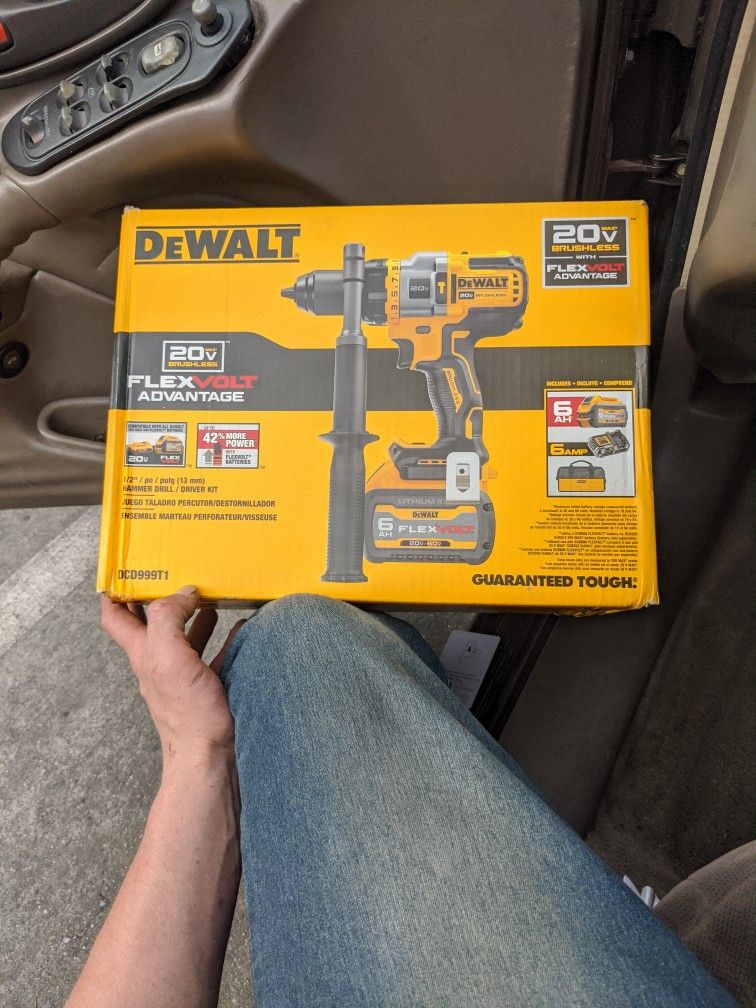 DeWalt 1/2 Hammer Drill / Driver Kit 20v/60v