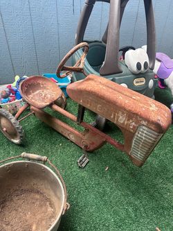 Antique 1950’s power trac pedal tractor