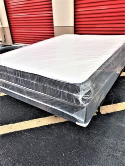 NEW QUEEN SIZE - MATTRESS AND BOX SPRING--2PCS