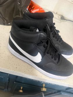 Nike High-Top Sneakers Black and White mens 9.5 in great condition