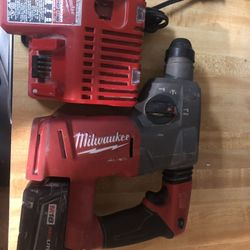Milwaukee m18 fuel SDS hammer drill and chipping with (1) batt and charger 300