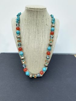 Beautiful natural stone necklace and crystal beads necklace