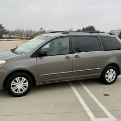 2004 Toyota Sienna