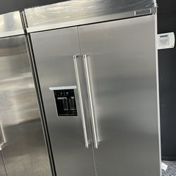 2023 Built In Kitchen Aid Stainless Steel 48” Fridge Ice And Water