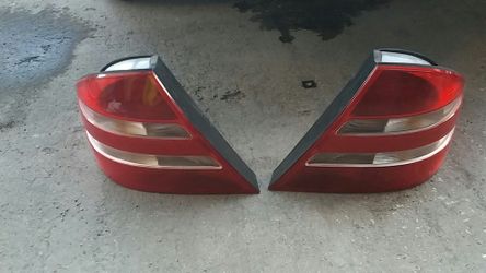 Pair of 2000 mercedes s500 tailights