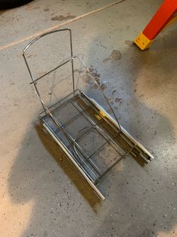 Trash can shelf pull out