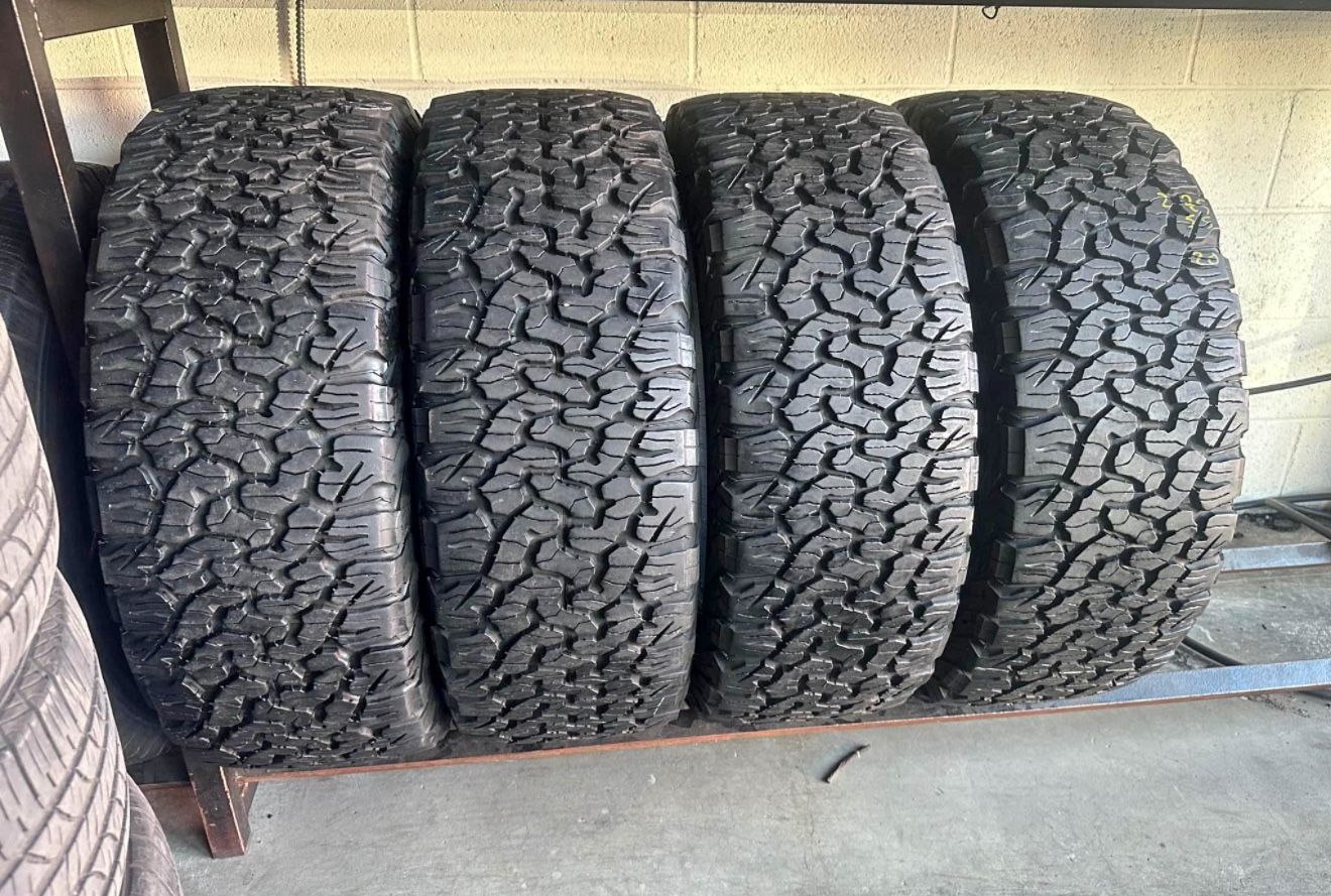 315/70/17 Bfgoodich Tires Con 80% De Vida Las 4