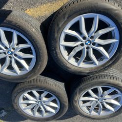 Like new, approx 300 miles on the tires, Pirelli Scorpion Zero runflat all season tires. 265/50/19. Taken off 2020 X5. 