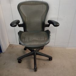 Herman Miller Aeron Size B Fully Ergonomic 