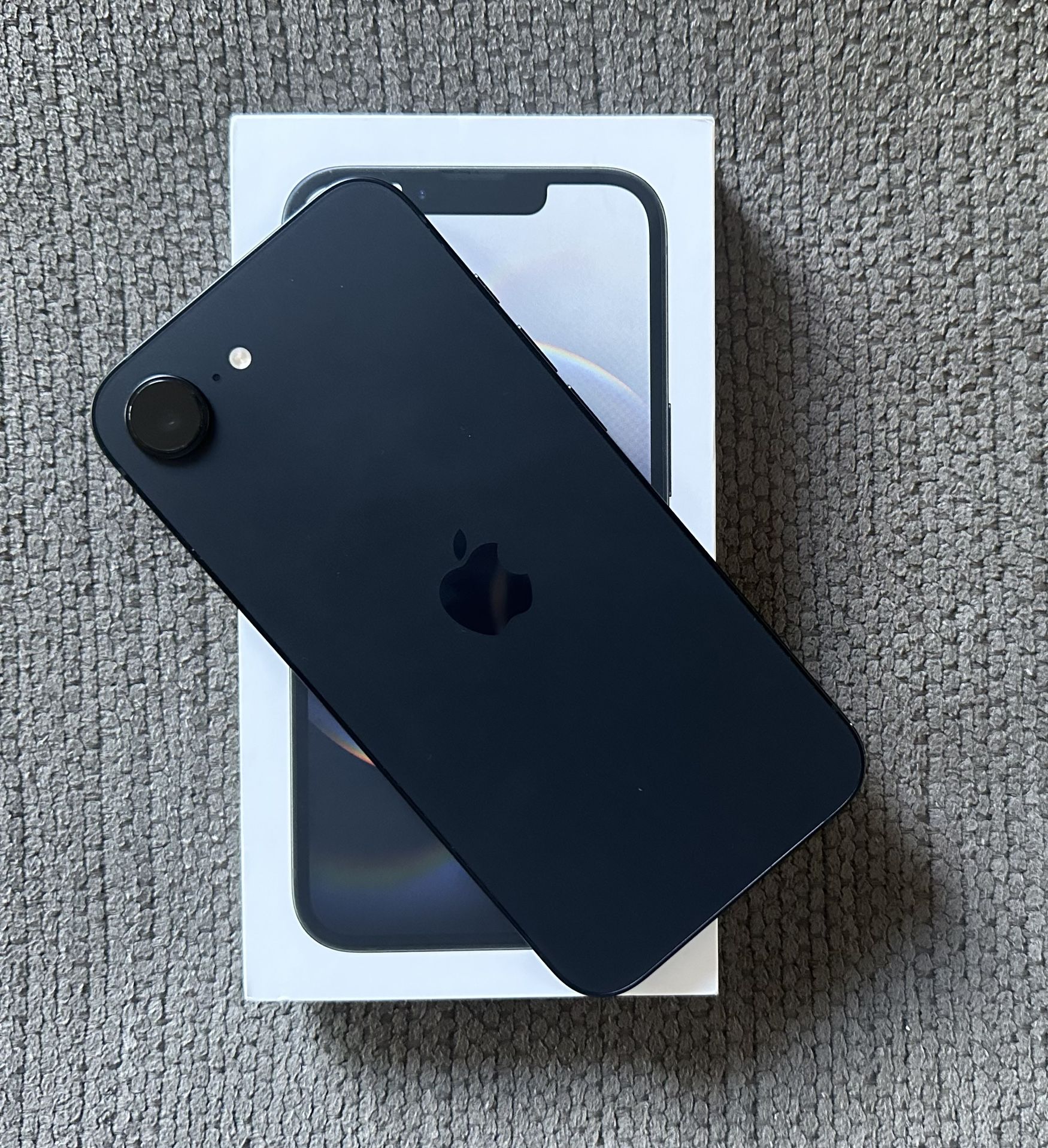 iPhone 16e