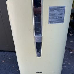 Sharp Air Purifier Model with dust monitor and humidity control. 
