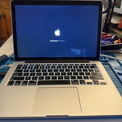 MacBook Pro ( Retina ,13 Inch Early 2015) 2.7 GHz Dual Core Intel Core I5 8 GB Ram & 256 GB SSD ) 