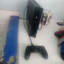 Ps4 Console And Controller 