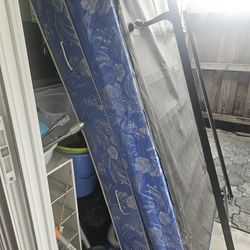 Like NEW Redford Bed/Mattress/Frame-$100-(contact info removed) 